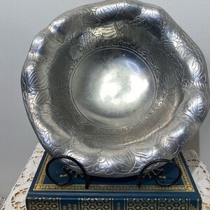 Cast Aluminum Fruit Bowl